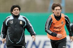 Diego Maradona deberá lograr que Lionel Messi brille como lo puede hacer; de ello dependerán las chances de Argentina en Sudáfrica