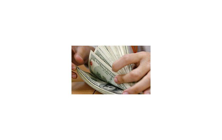 El dólar oficial subió medio centavo. El blue avanzó a $ 6,35