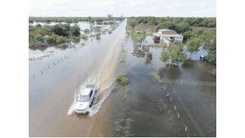 El agua todavía afecta a las provincias de la zona del Litoral en donde esperan el cese de las lluvias para que la situación mejore.