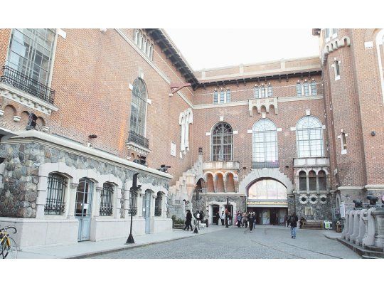 Escenario. En la Usina del Arte, en el barrio de La Boca, empieza mañana la audiencia pública a las 9.