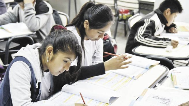 El acuerdo sobre el régimen de pasaje de grado forma parte de la reforma educativa que impulsa el ejecutivo.