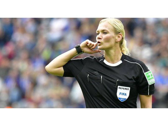 Bibiana Steinhaus hizo historia.