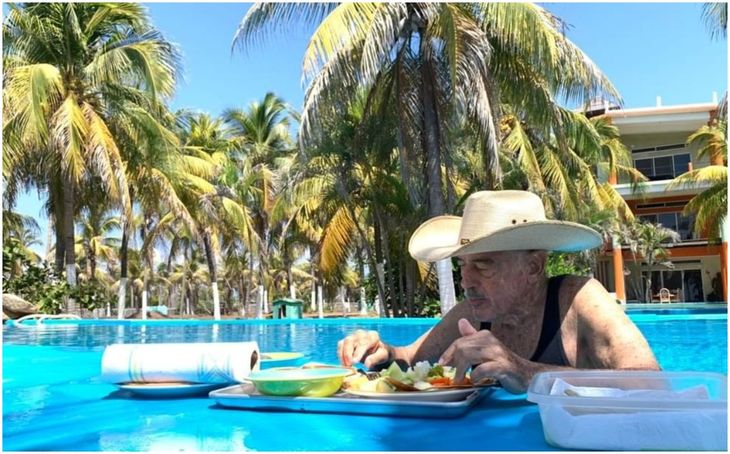 El icónico santuario de Acapulco del actor, dañado por un huracán, sale a la venta El icónico santuario de Acapulco del actor, dañado por un huracán, sale a la venta