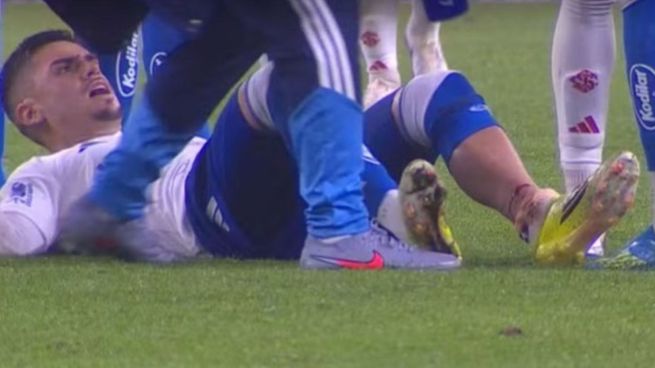 Gabriel Pec, el futbolista de Brasil que sufrió la lesión en su tibia izquierda.