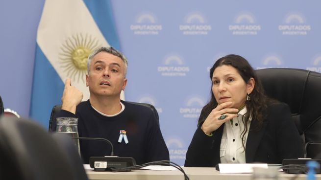 Esteban Paulón y Mónica Macha, diputados de la Comisión de Mujeres y Diversidad.