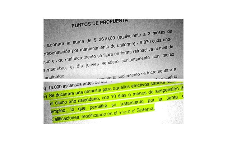 ámbito.com | El acuerdo con la Policía incluye 9 puntos, la mayoría sobre mejoras del tipo salarial, pero además la promesa de 14 mil ascensos antes de fin de año y una “amnistía” para sancionados. Un escudo para acuartelados.