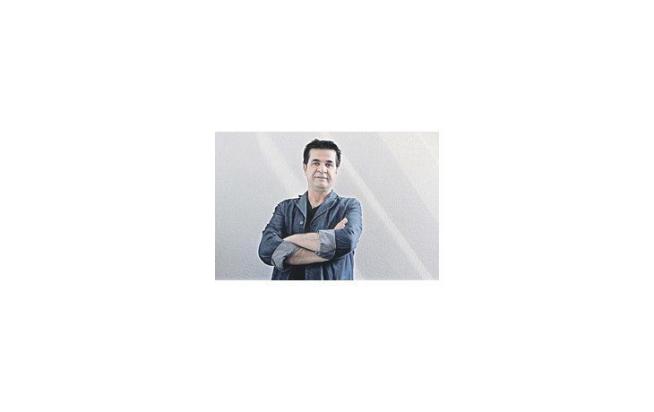 La dura condena a Jafar Panahi podría ser suspendida, pero para ello «debe prometer que cambiará el contenido de sus películas», afirmó el ministro de Cultura iraní, Mohammad Hosseini.