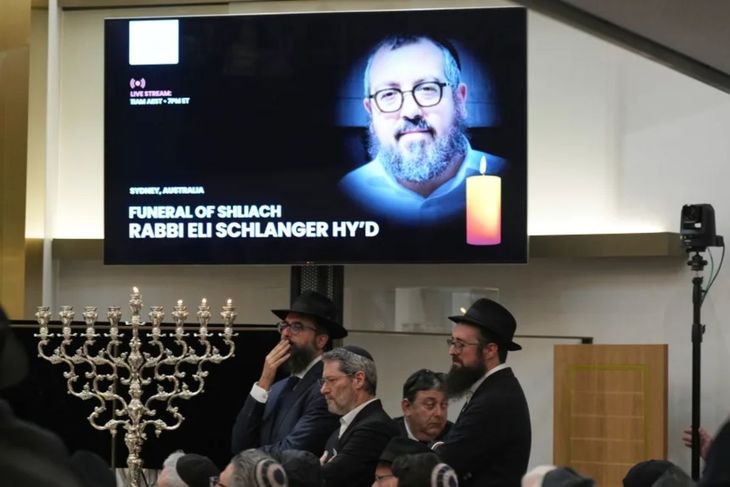 Los funerales de Eli Schlanger y Yaakov Levitan se realizaron en distintos puntos de Sydney bajo fuerte custodia. Los funerales de Eli Schlanger y Yaakov Levitan se realizaron en distintos puntos de Sydney bajo fuerte custodia.