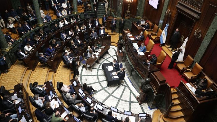 El jefe de Gabinete de la Ciudad, Gabriel Sanchez Zinny, fue convocado por la Legislatura porteña para brindar su segundo informe de gestión. El jefe de Gabinete de la Ciudad, Gabriel Sanchez Zinny, fue convocado por la Legislatura porteña para brindar su segundo informe de gestión.