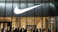 nike sale del s&p 100 tras caer a minimos de 12 anos y cuatro tecnologicas ocuparan su lugar