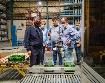 Julio Garro y Jorge Macri visitaron una fábrica en La Plata