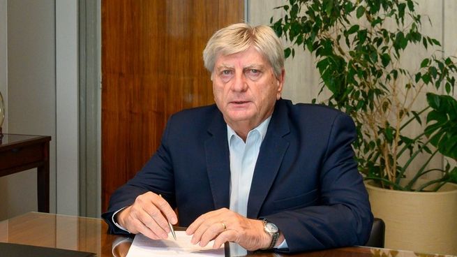 El gobernador de La Pampa, Sergio Ziliotto, ofreció una entrevista con Ámbito.