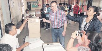 En Corrientes, Carlos Espínola fue el gran ganador de la jornada.