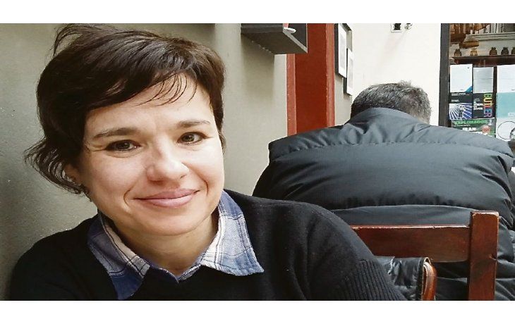 ámbito.com | González. Presenta su nuevo libro de cuentos, “El amor es una catástrofe natural”.