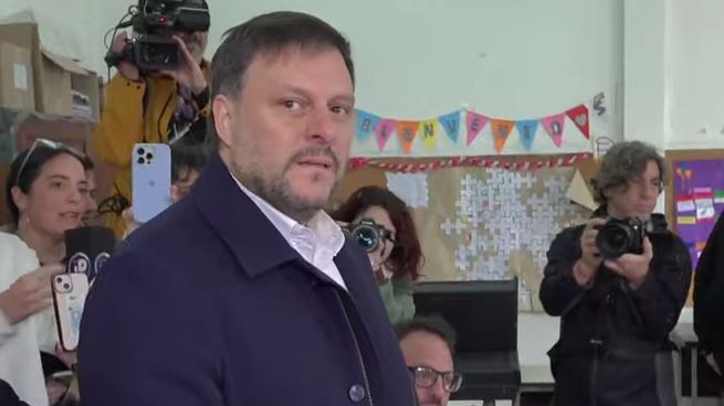 Leandro Santoro votó en las elecciones CABA, en la que encabeza la oferta peronista.