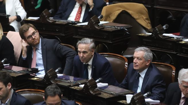 La oposición dialoguista se endurece en Diputados.