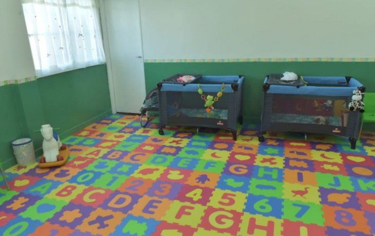 El Programa de Apoyo Económico a la Primera Infancia (API) es para para instituciones de nivel inicial con salas de 45 días a 3 años