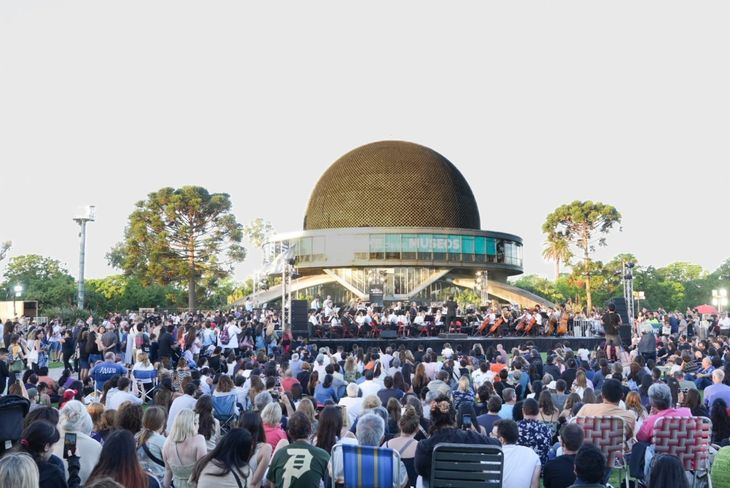 El Planetario será el recinto para el show de la cantante Nathy Peluso de 14 a 21.