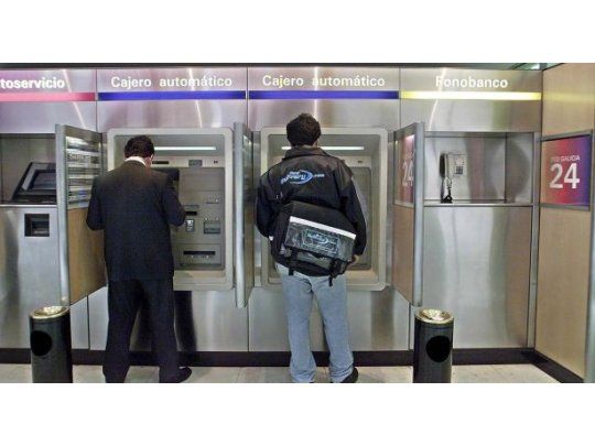 Todas las cajas de ahorro serán gratuitas, anunció el Banco Central.