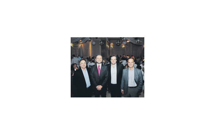 La DOS reunió anoche a empresarios pymes en San Martín, con la presencia de funcionarios sciolistas, horas antes del debut de esa agrupación en Capital Federal.