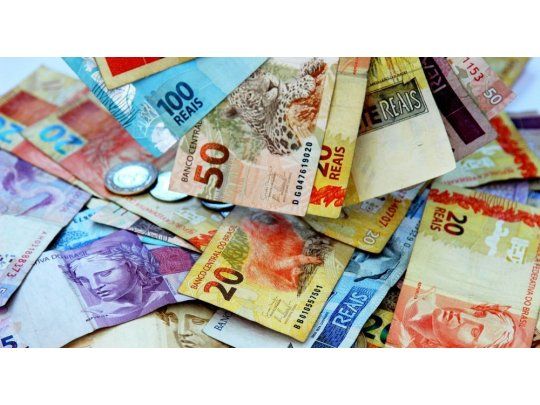 El real se recuperó tras fuerte caída y saltó 5,6% a 3,71 (mayor apreciación diaria en 10 años)
