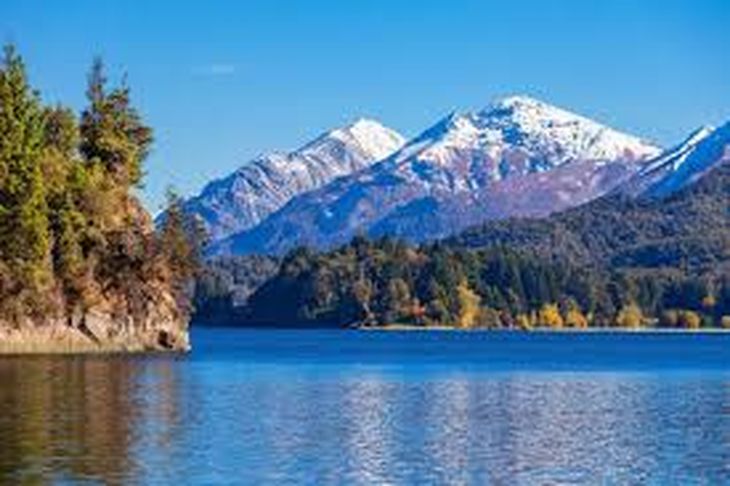 San Carlos de Bariloche led the region with an 80% hotel occupancy and 90% in extra hotel accommodations. San Carlos de Bariloche led the region with an 80% hotel occupancy and 90% in extra hotel accommodations.