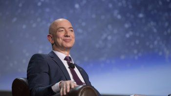 Jeff Bezos debió recurrir a la ayuda de sus hermanos para iniciar Amazon.