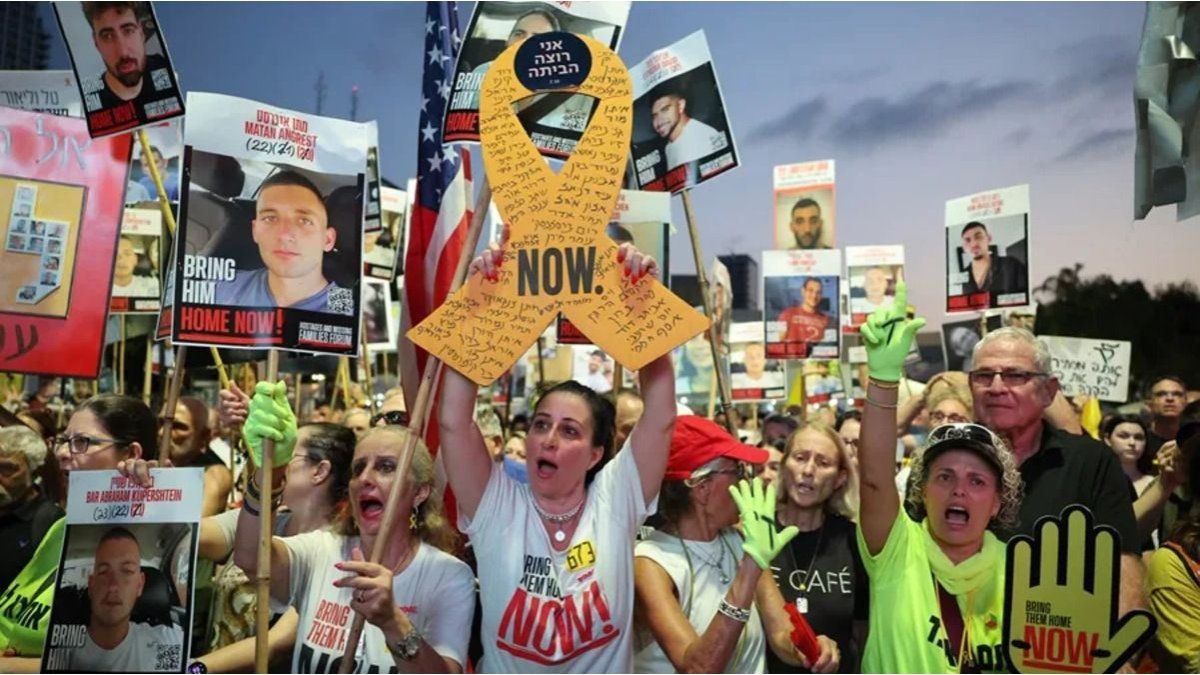 Thousands of Israelis march in Tel Aviv to demand high fire and hostage release