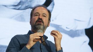 Nace en 1956,  Juan Villoro, escritor, traductor, cronista y periodista mexicano.