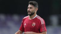 Yasser Ibrahim nació el 10 de febrero de 1993 en Mansoura y se consolidó como uno de los defensores más importantes del fútbol egipcio. Formado en el Mansoura SC, pasó por el Zamalek y el Smouha antes de llegar en 2019 al Al Ahly.