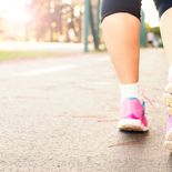 Salir a caminar puede ayudar a reducir el riesgo de enfermedades. Salir a caminar puede ayudar a reducir el riesgo de enfermedades.