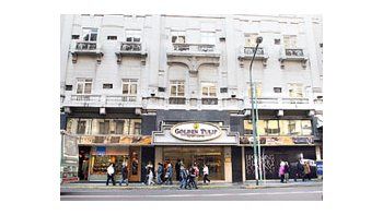 ámbito.com | Savoy Hotel(hoy GoldenTulip): allí vivióbrevementeEva Perón yfue cuartel departidospolíticos,legisladores yhasta conspiraciones.