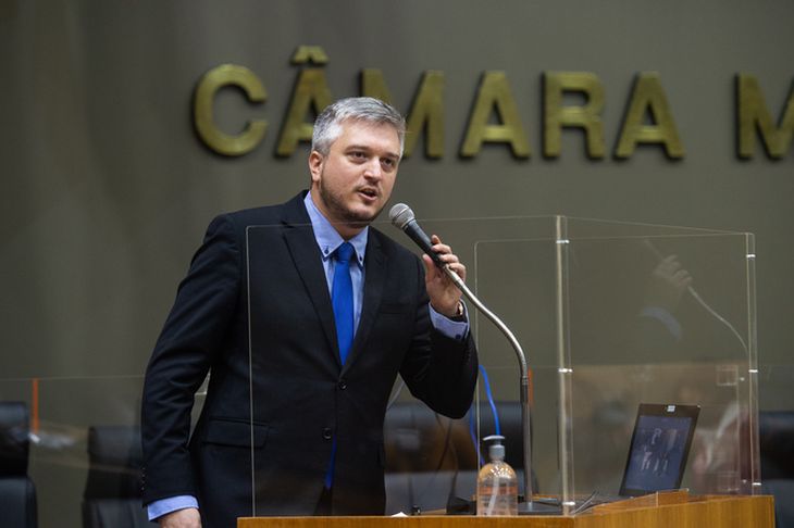 La ley se aprobó sin ninguna modificación. La ley se aprobó sin ninguna modificación.