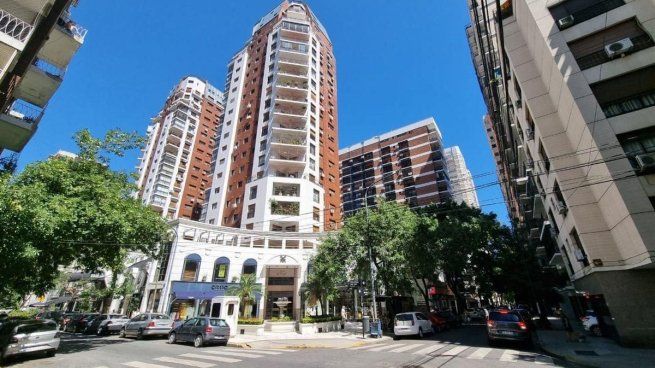Complejo. Dos torres y un paseo comercial se erigen en pleno Belgrano. Hay unidades en venta y en alquiler. (Foto gentileza Remax)