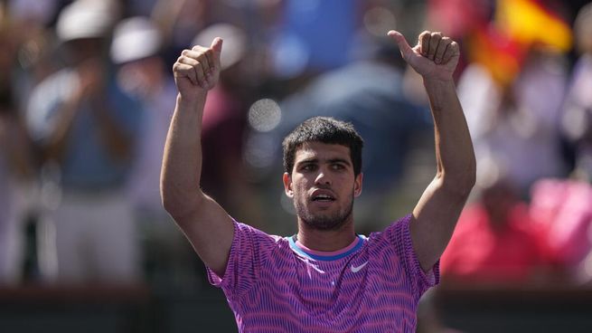 El español Carlos Alcaráz venció al húngaro Fábián Marozsán y avanzó a los cuartos de final de Indian Wells, donde se enfrentará ccon el alemán&nbsp;Alexander Zverev.