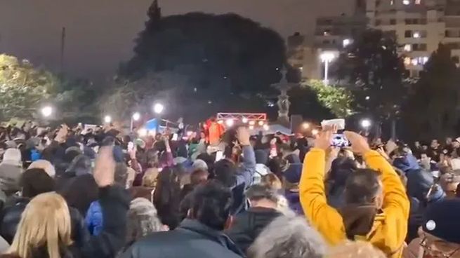 La manifestación se lleva a cabo en las inmediaciones del hotel Quorum, donde se realiza La Derecha Fest.