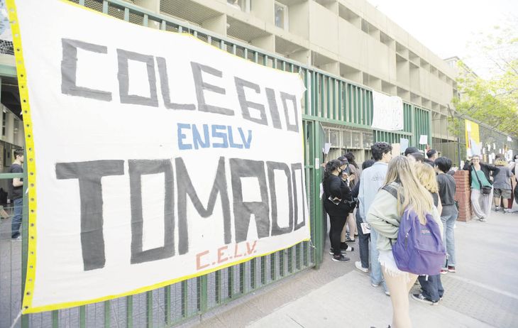 Reclamo. Aún hay siete colegios que no volvieron a la normalidad y siguen con los establecimientos tomados.