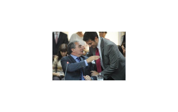 El flamante presidente del Consejo de la Magistratura, Alejandro Sánchez Freytes saluda al secretario de Justicia, Julián Álvarez.