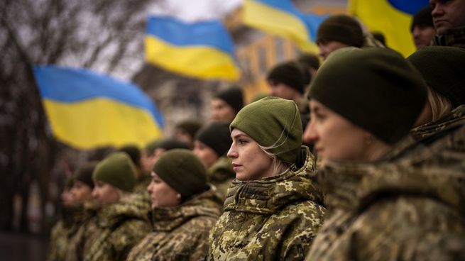 Ucrania movilizó a sus reservistas por considerar inminente una invasión de Rusia.