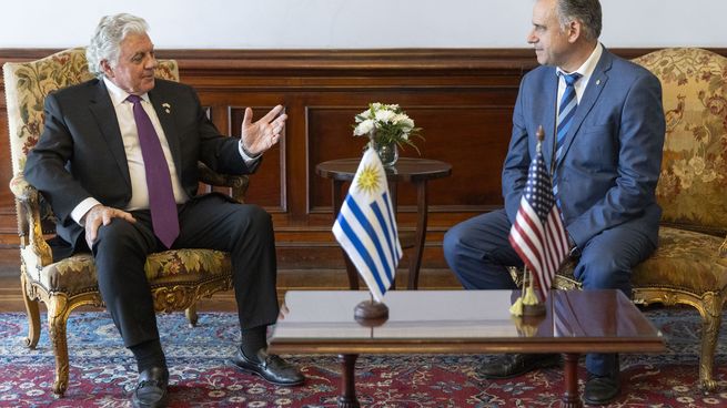 Yamandú Orsi recibirá a Lou Rinaldi luego de la decisión de Estados Unidos de congelar las visas a Uruguay.