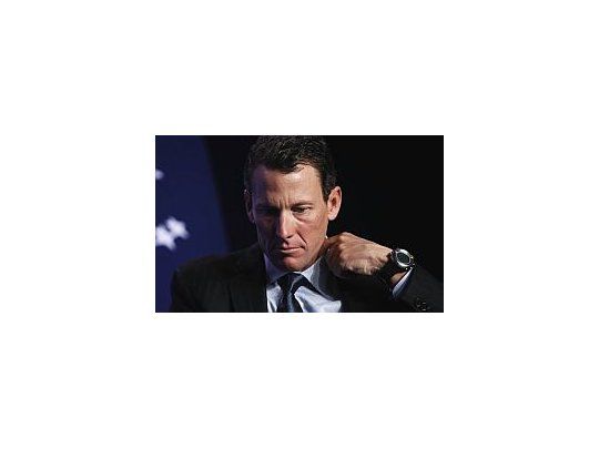 Nike rompió su contrato con Armstrong un mes después de apoyarlo públicamente.