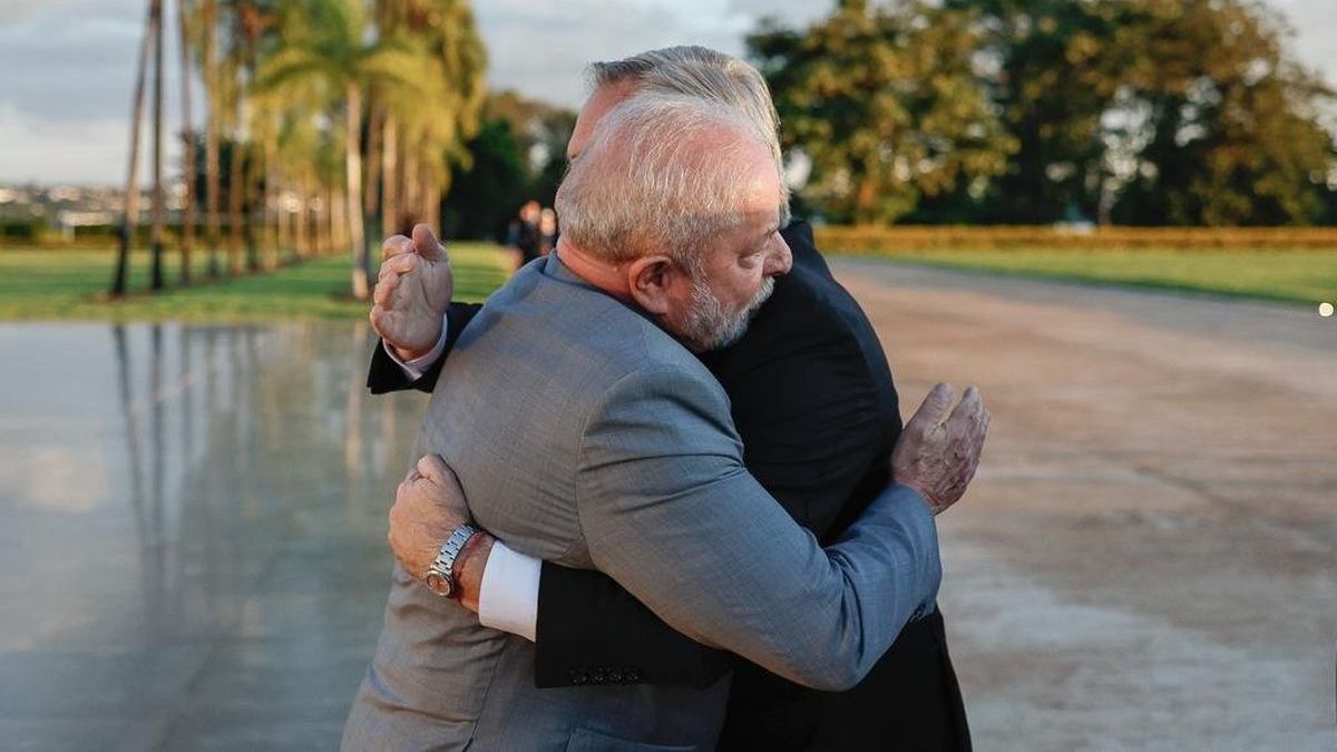 How is Lula Da Silva’s plan for the BRICS to help Argentina
