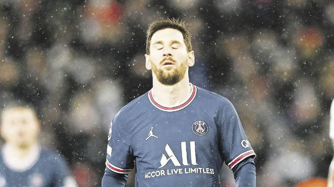 Acorralado. Lionel Messi no se encuentra a gusto en el PSG, pero por varios motivos tendrá que cumplir su contrato hasta fines de 2023.