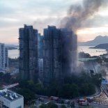 El incendio en Wang Fuk Court dejó 128 muertos y obligó a revisar casi 300 reportes de desaparecidos, en medio de tareas de identificación aún en curso. El incendio en Wang Fuk Court dejó 128 muertos y obligó a revisar casi 300 reportes de desaparecidos, en medio de tareas de identificación aún en curso.