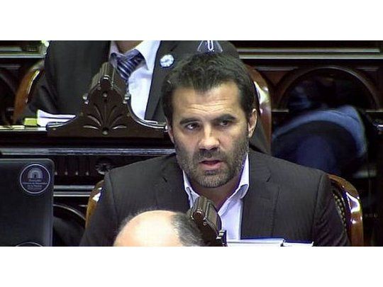 Martínez ya había denunciado a Macri ante la Justicia para que se investiguen algunos aspectos de las sociedades vinculadas al primer mandatario y que son objeto de la causa por supuesta omisión maliciosa de declaración jurada, conocida como Panamá Papers.