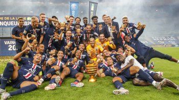 PSG levantó su novena Copa de la Liga de Francia.