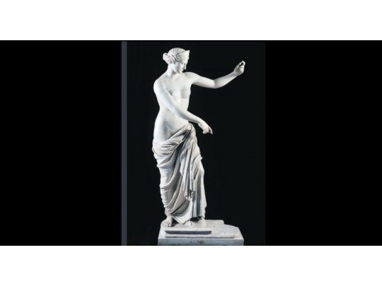 Venus de capua. Le atribuyen haber inspirado la famosa Venus de Milo, sin embargo, las diferencias son notorias y contrastantes.