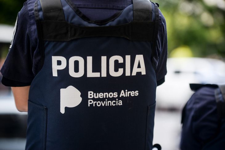 policia bonarense.jpg