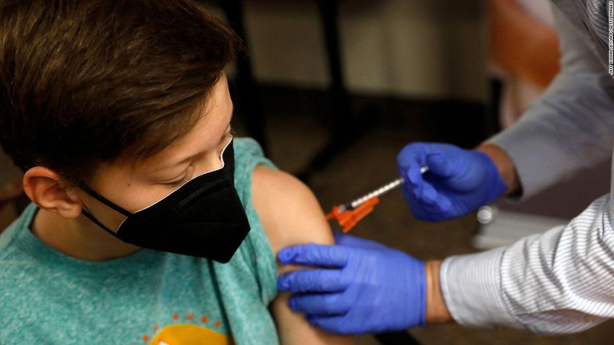 The US authorizes 16 and 18 year olds to receive the third dose of the vaccine