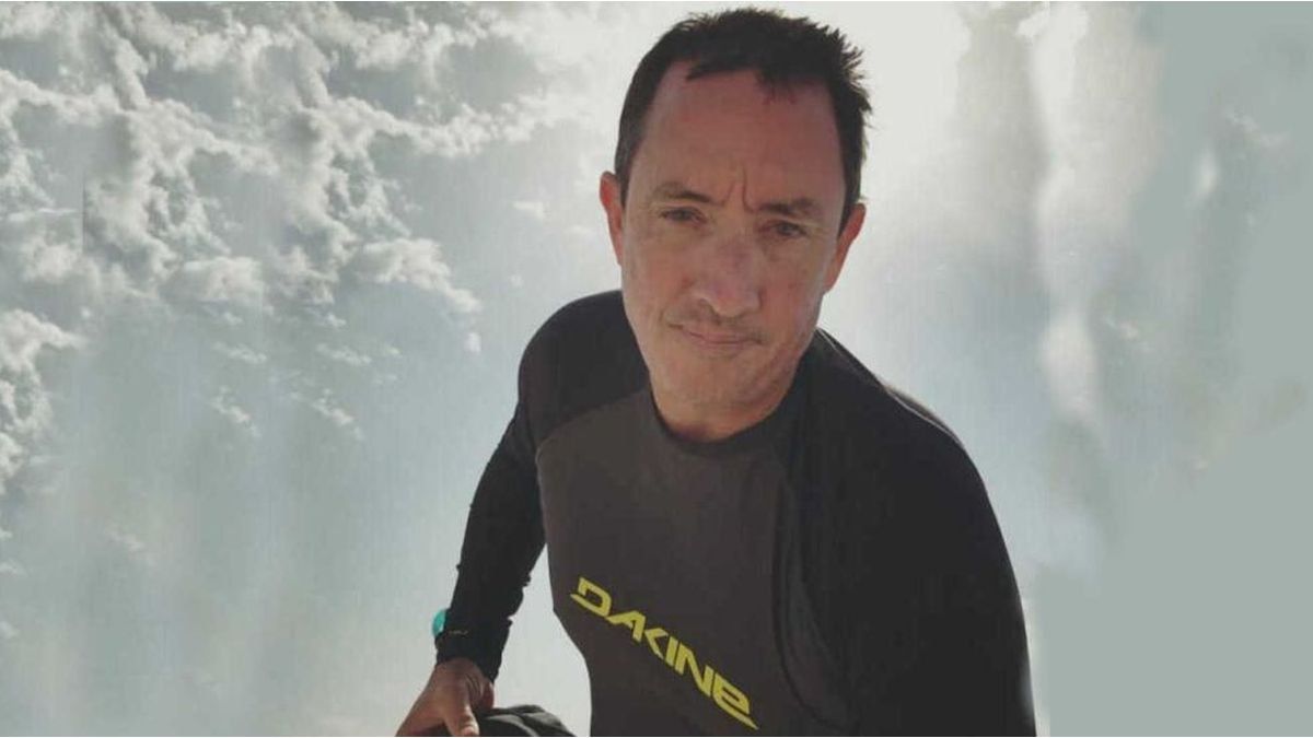 The captain of the yacht left Palermo on a private jet